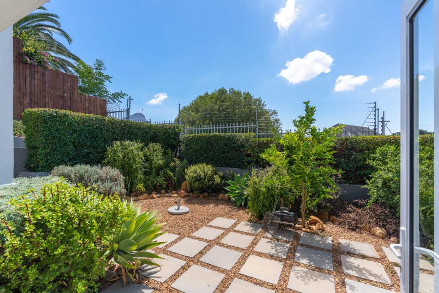 1 Bedroom Property for Sale in Vredehoek Western Cape